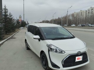 2020 Toyota Sienta II Рестайлинг, белый, 1500000 рублей, вид 1