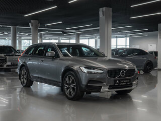 2019 Volvo V90 Cross Country I, серебристый, 3370000 рублей, вид 2