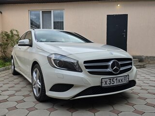 2015 Mercedes-Benz A-Класс 180 III (W176) Рестайлинг, белый, 1850000 рублей, вид 3