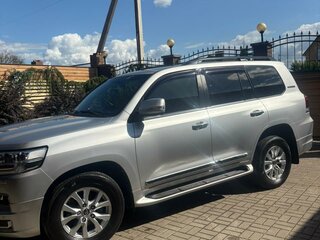 2020 Toyota Land Cruiser 200 Series Рестайлинг 2, серебристый, 8350000 рублей, вид 3