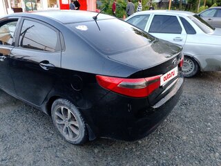 2013 Kia Rio III, чёрный, 745000 рублей, вид 3
