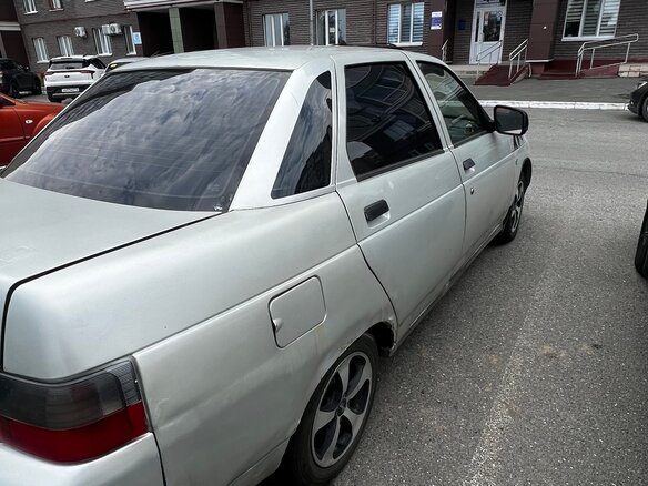 2004 Lada (ВАЗ) 2110, серебристый, 110000 рублей - вид 3