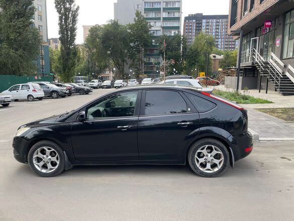 2008 Ford Focus II Рестайлинг, чёрный, 515000 рублей - вид 2