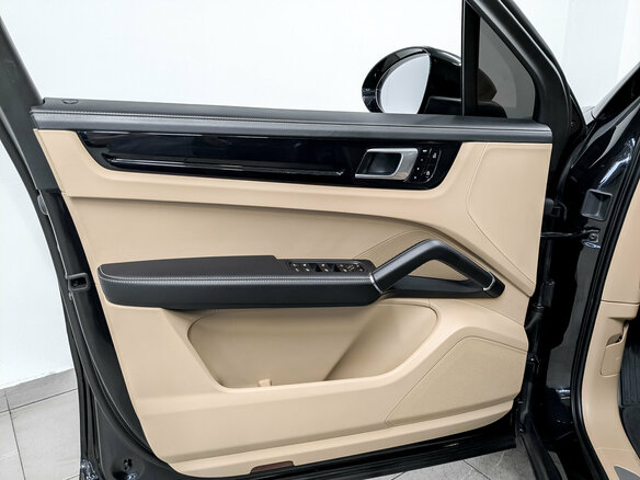 2021 Porsche Cayenne III, чёрный - вид 18