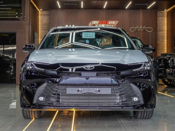 2025 Toyota Camry IX (XV80), чёрный, 5720084 рублей - вид 1