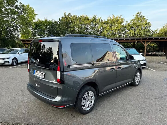 2022 Volkswagen Caddy Maxi V, серый - вид 3