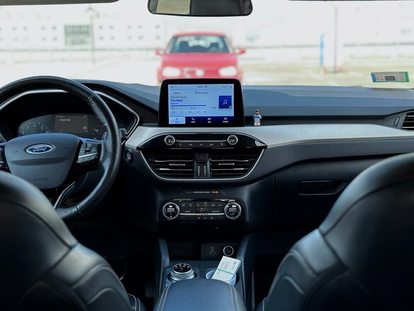 2021 Ford Escape IV, серебристый, 1550000 рублей - вид 8