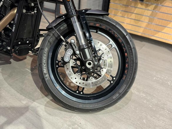 2019 Harley-Davidson FXDR 114, белый, 2099000 рублей - вид 18