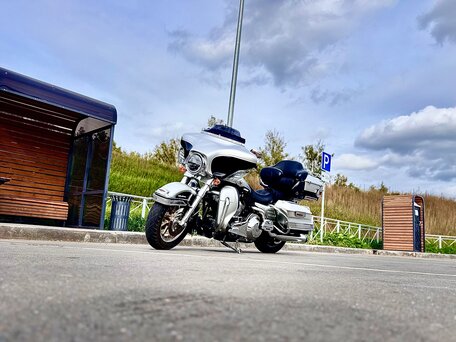 2003 Harley-Davidson Electra Glide, серебристый, 710000 рублей, вид 1