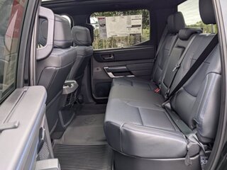2025 Toyota Tundra CrewMax III, чёрный, 9933862 рублей, вид 3