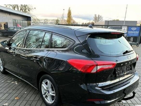 2018 Ford Focus IV, чёрный, 1015000 рублей - вид 2