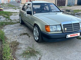 1986 Mercedes-Benz W124 230, зелёный, 900000 рублей, вид 3