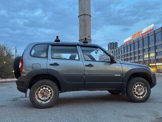 2011 Chevrolet Niva I Рестайлинг, серый, 650000 рублей, вид 4