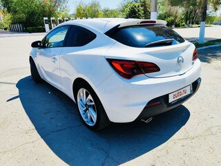2014 Opel Astra GTC J Рестайлинг, белый, 1050000 рублей, вид 4