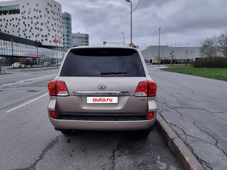 2015 Toyota Land Cruiser 200 Series Рестайлинг 1, золотистый, 3750000 рублей, вид 4