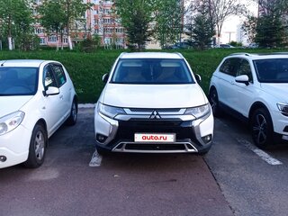 2019 Mitsubishi Outlander III Рестайлинг 3, белый, 2700000 рублей, вид 3