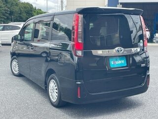 2017 Toyota Noah III (R80), белый, 1400000 рублей, вид 4