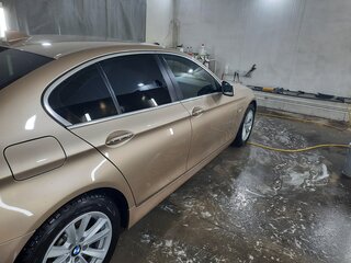 2011 BMW 5 серии 523i VI (F10/F11/F07), золотистый, 1780000 рублей, вид 3