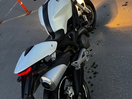 2010 Ducati Monster 696, белый, 490000 рублей, вид 5