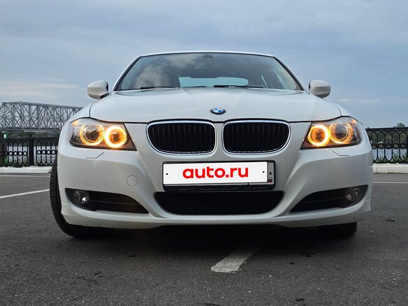 2010 BMW 3 серии 318i V (E90/E91/E92/E93) Рестайлинг, белый, 1000000 рублей