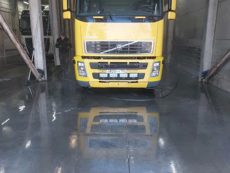 2005 Volvo FH, жёлтый, 4990000 рублей, вид 1