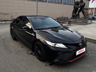 2021 Toyota Camry VIII (XV70) Рестайлинг, чёрный, 2800000 рублей, вид 2