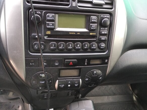 2004 Toyota RAV4 II (XA20) Рестайлинг, бежевый, 1050000 рублей - вид 3