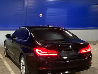 2018 BMW 5 серии 520i VII (G30/G31/G38), чёрный, 3500000 рублей, вид 4
