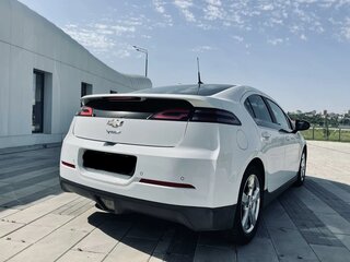 2013 Chevrolet Volt I, белый, 1400000 рублей, вид 2