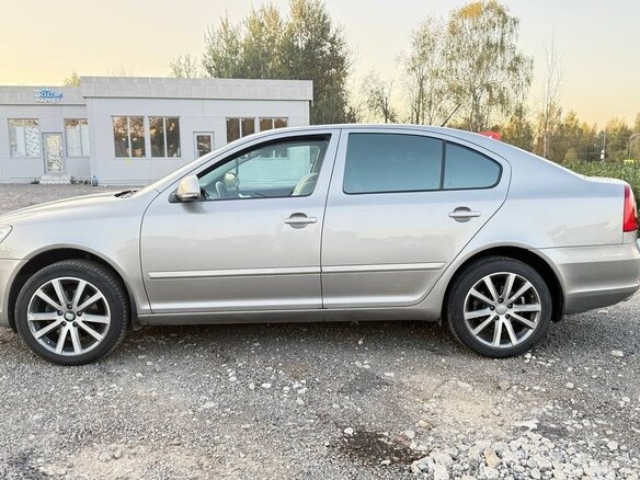 2012 Skoda Octavia II (A5) Рестайлинг, бежевый, 800000 рублей - вид 12