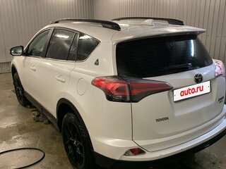 2018 Toyota RAV4 IV (XA40) Рестайлинг, белый, 3000000 рублей, вид 4