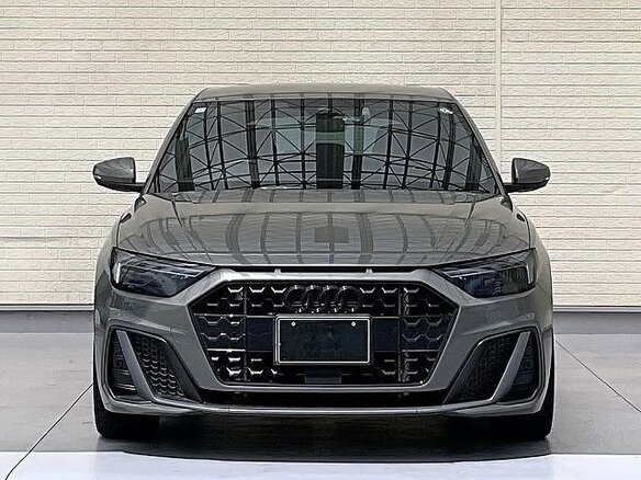 2022 Audi A1 citycarver II (GB), серый - вид 2