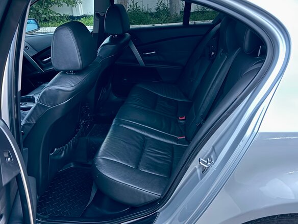 2006 BMW 5 серии 525i V (E60/E61), серебристый, 950000 рублей - вид 9