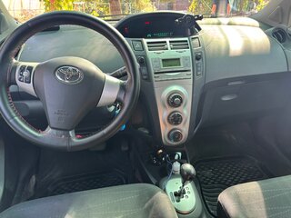 2007 Toyota Yaris Multimode II, серый, 550000 рублей, вид 5
