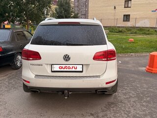 2012 Volkswagen Touareg II, белый, 2250000 рублей, вид 3