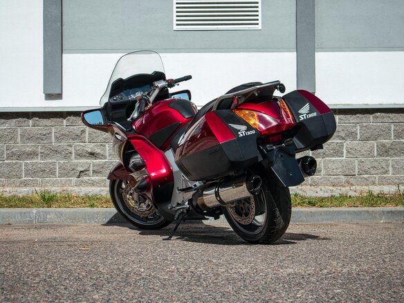 2005 Honda ST 1300, красный, 500000 рублей - вид 6
