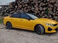 2022 Kia K5 III, жёлтый, 3100000 рублей - вид 1