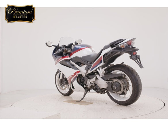 2020 Honda VFR 800, белый, 860000 рублей - вид 5