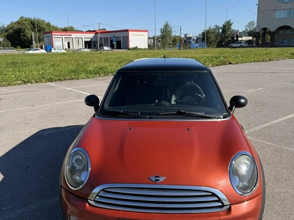 2010 Mini Hatch Cooper II (R56) Рестайлинг, оранжевый, 790000 рублей - вид 4