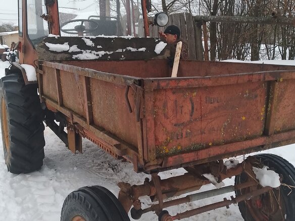 1982 ХТЗ Т-16, красный, 280000 рублей