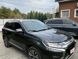 2019 Mitsubishi Outlander III Рестайлинг 3, серый, 2550000 рублей, вид 3