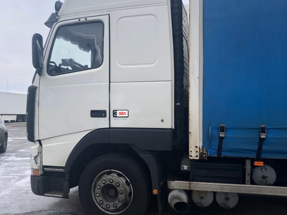 1998 Volvo FH, белый, 2800000 рублей - вид 3
