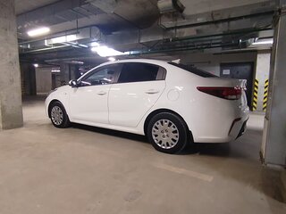 2018 Kia Rio IV, белый, 1300000 рублей, вид 4