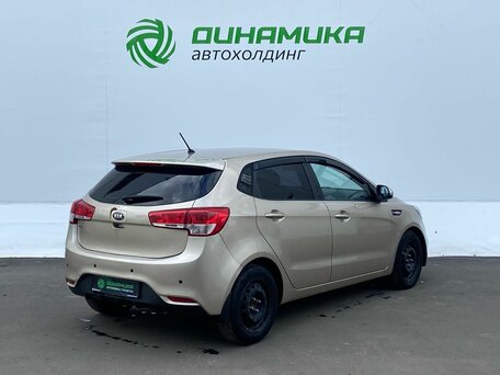 2015 Kia Rio III Рестайлинг, бежевый, 725000 рублей, вид 5