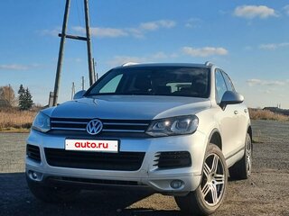 2010 Volkswagen Touareg II, серебристый, 1545000 рублей, вид 3