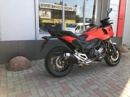 2025 Honda NC 750X, красный, 1500000 рублей, вид 2