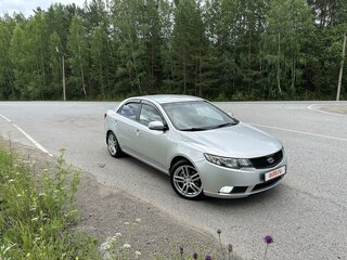 2010 Kia Cerato 5-speed II, серебристый, 1100000 рублей, вид 2