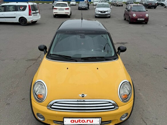 2008 Mini Hatch One II (R56), жёлтый, 750000 рублей - вид 2