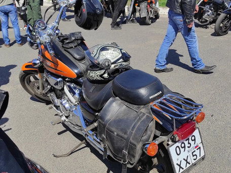 2000 Honda Magna, чёрный, 400000 рублей, вид 2