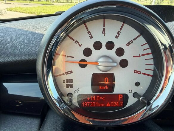 2010 Mini Hatch Cooper II (R56) Рестайлинг, оранжевый, 790000 рублей - вид 10